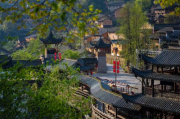 
			  仙谷漫游季正式开启，五一假期来望仙谷漫游，感受回归山野的惬意！