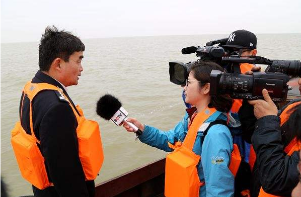 “今年中国经济增长预期目标备受关注 为什么是“6.5%左右””